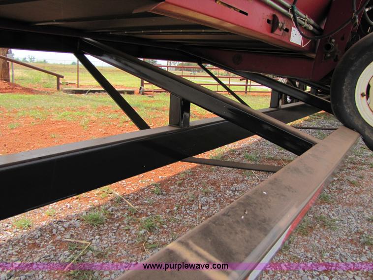 image for item 3440 2010 BBK 30-T 30' header trailer