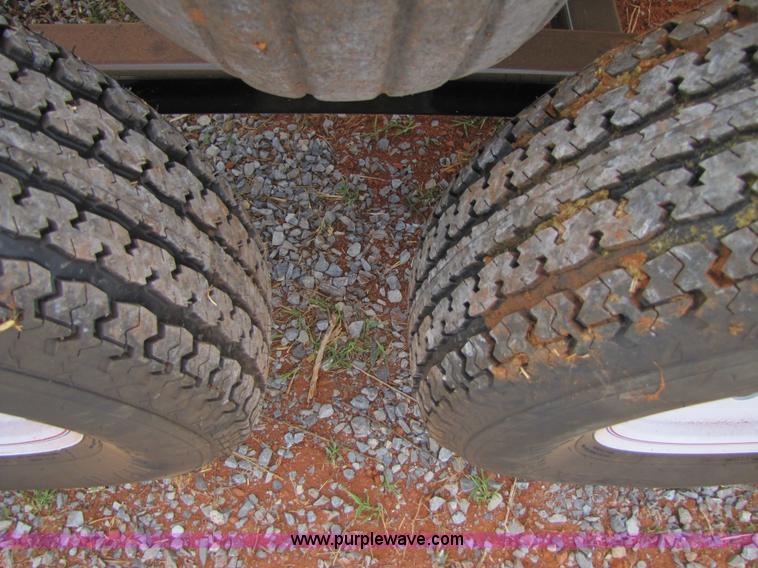 image for item 3440 2010 BBK 30-T 30' header trailer