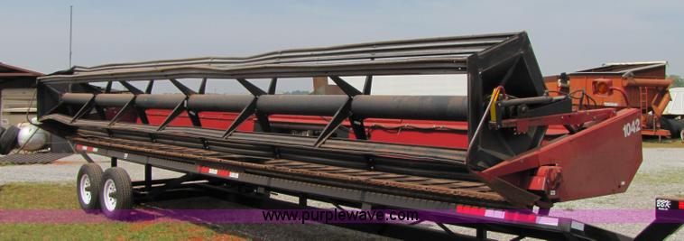 image for item 3441 1999 Case IH 1042 30' draper head