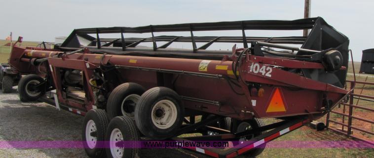 image for item 3441 1999 Case IH 1042 30' draper head