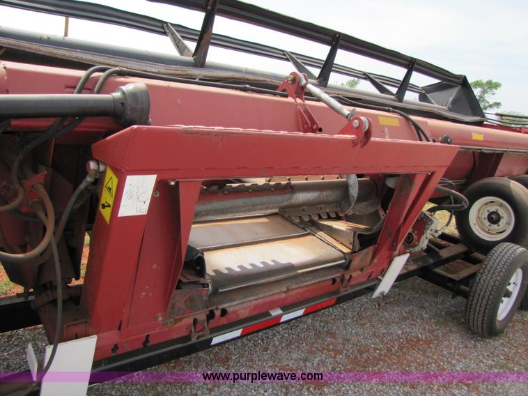 image for item 3441 1999 Case IH 1042 30' draper head