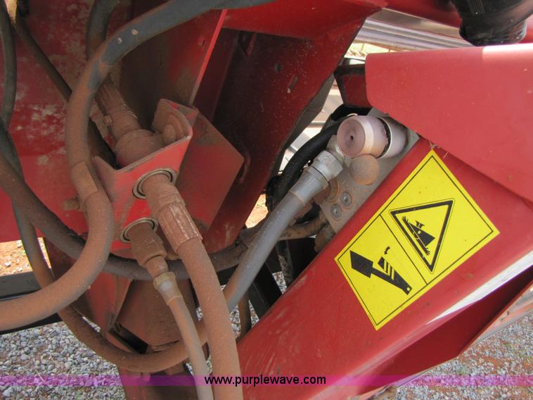 image for item 3441 1999 Case IH 1042 30' draper head