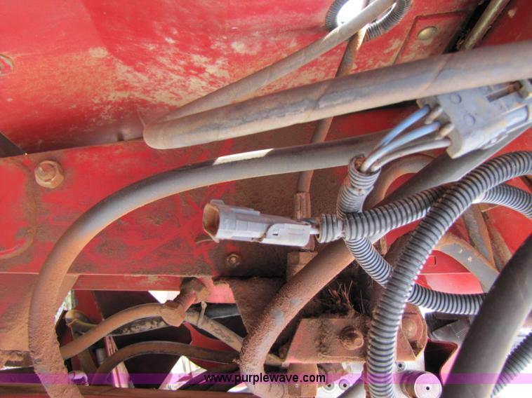 image for item 3441 1999 Case IH 1042 30' draper head