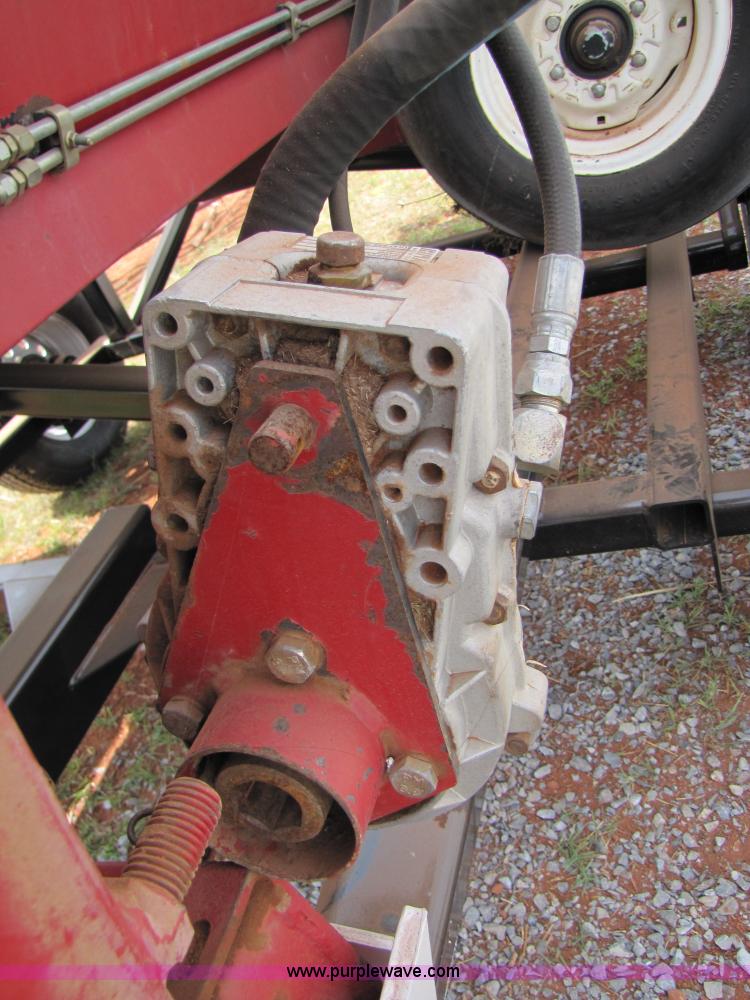 image for item 3441 1999 Case IH 1042 30' draper head