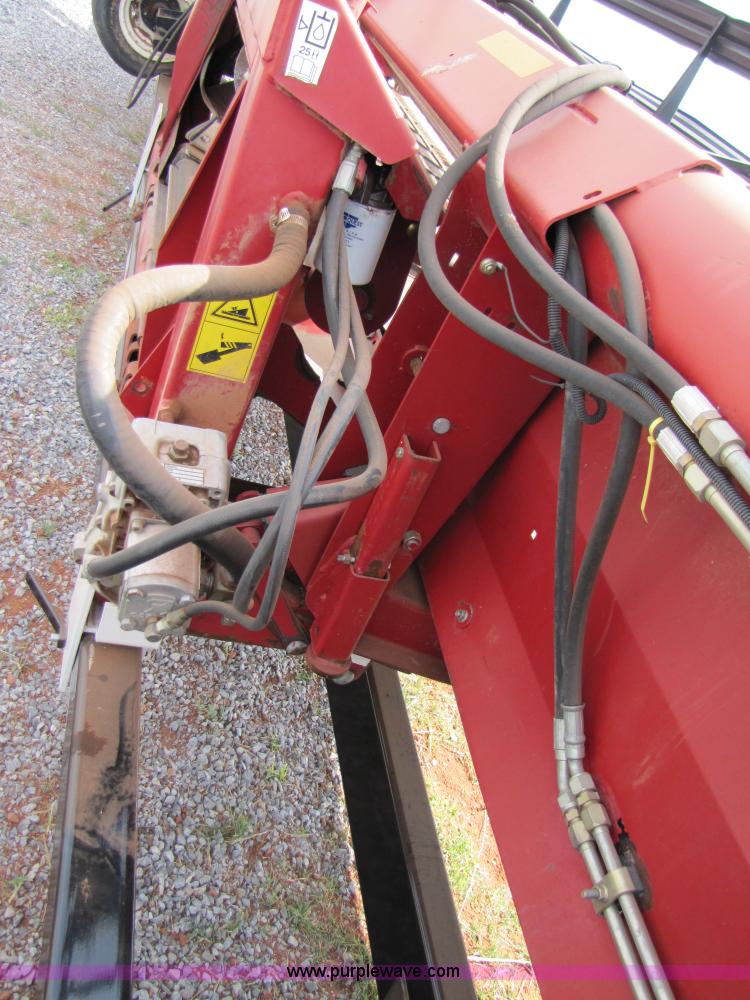 image for item 3441 1999 Case IH 1042 30' draper head