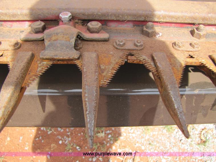 image for item 3441 1999 Case IH 1042 30' draper head