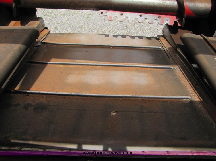 image for item 3441 1999 Case IH 1042 30' draper head