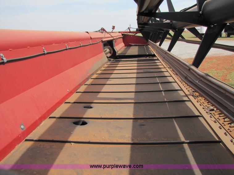 image for item 3441 1999 Case IH 1042 30' draper head