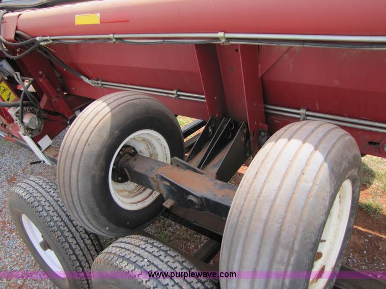 image for item 3441 1999 Case IH 1042 30' draper head