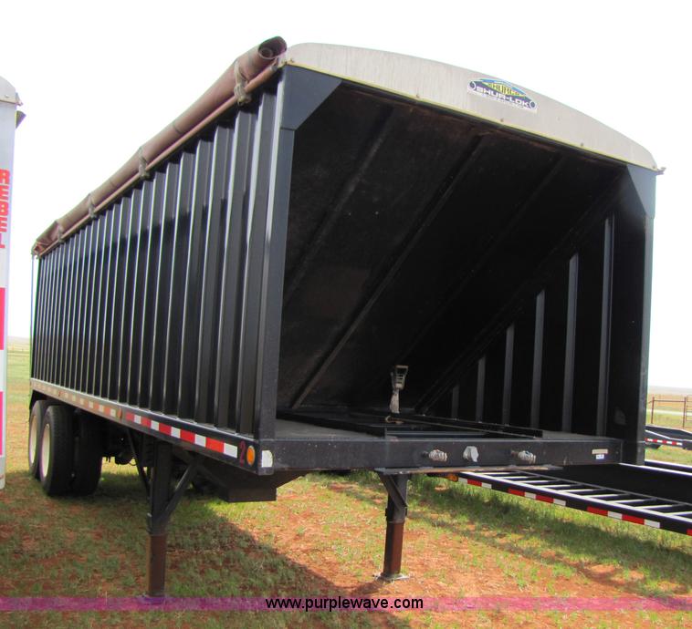 image for item 3443 2004 Shopbuilt 28.5' convertible hopper trailer