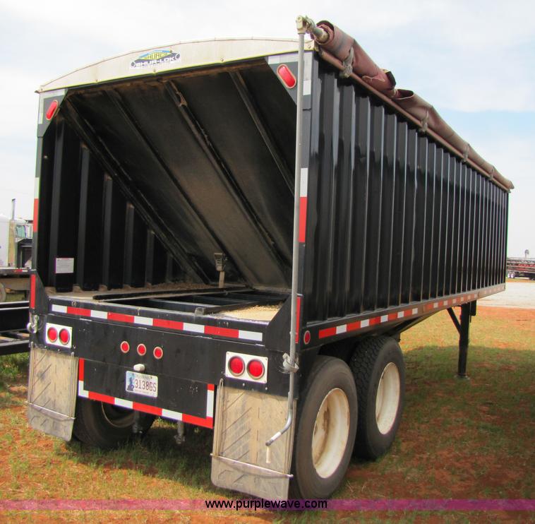 image for item 3443 2004 Shopbuilt 28.5' convertible hopper trailer