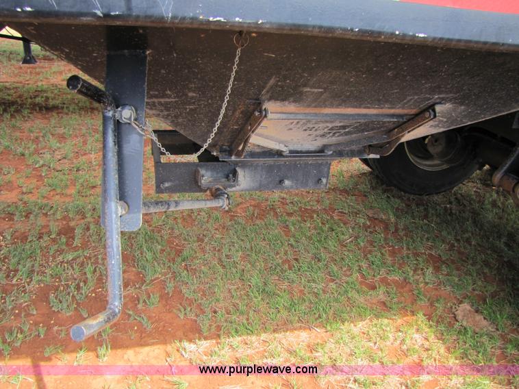 image for item 3443 2004 Shopbuilt 28.5' convertible hopper trailer