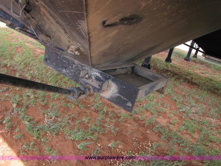 image for item 3443 2004 Shopbuilt 28.5' convertible hopper trailer