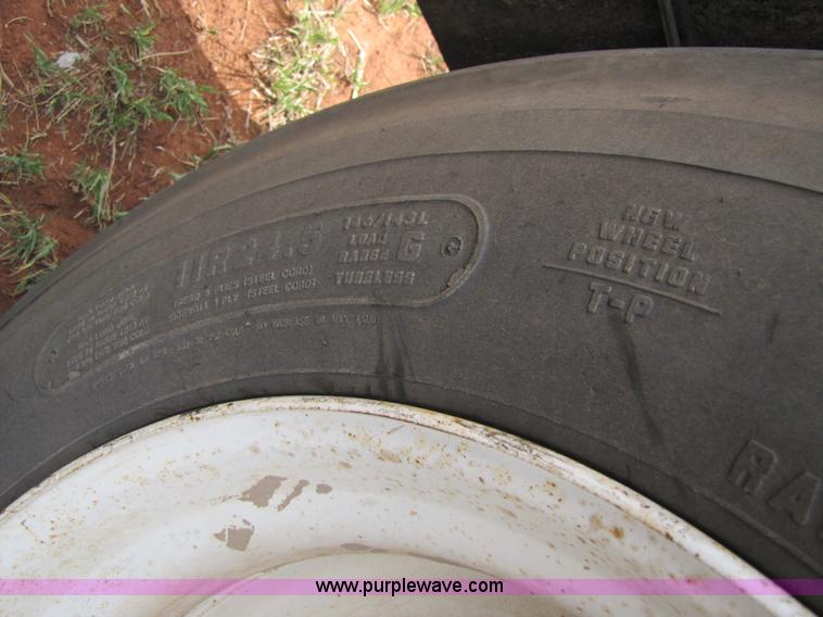 image for item 3443 2004 Shopbuilt 28.5' convertible hopper trailer