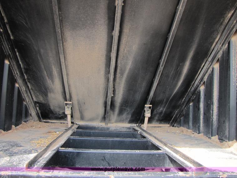 image for item 3443 2004 Shopbuilt 28.5' convertible hopper trailer