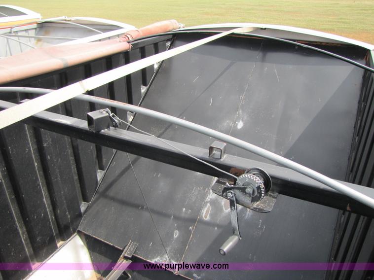 image for item 3443 2004 Shopbuilt 28.5' convertible hopper trailer