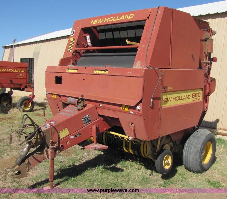 image for item 3452 1991 New Holland 660 FastNet round baler