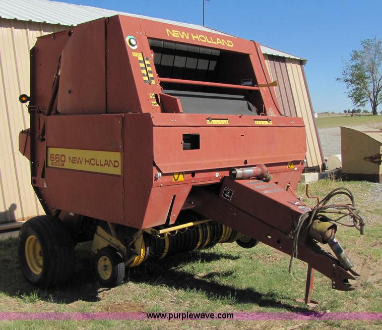 image for item 3452 1991 New Holland 660 FastNet round baler