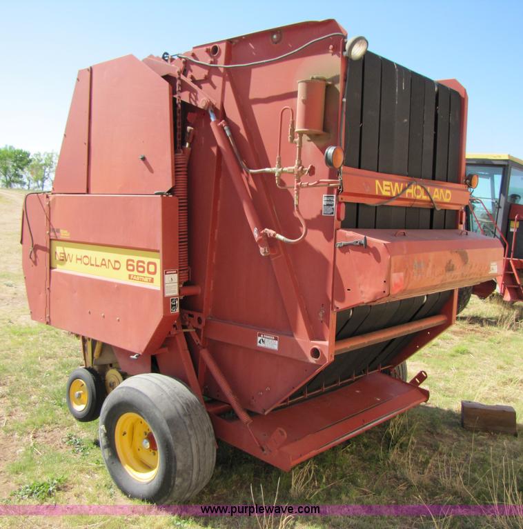 image for item 3452 1991 New Holland 660 FastNet round baler