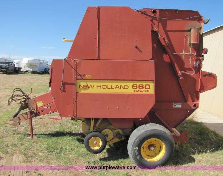 image for item 3452 1991 New Holland 660 FastNet round baler