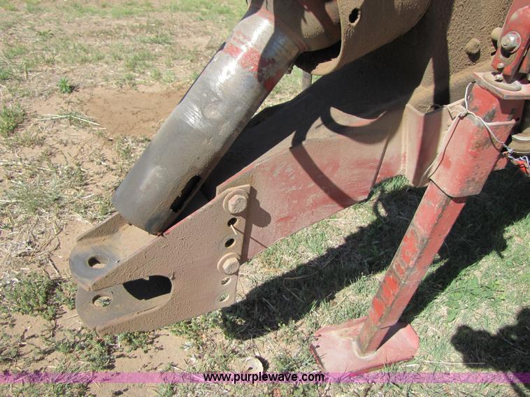 image for item 3452 1991 New Holland 660 FastNet round baler