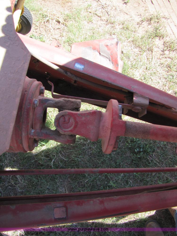 image for item 3452 1991 New Holland 660 FastNet round baler