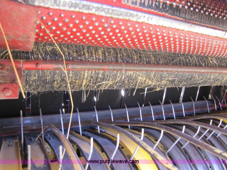 image for item 3452 1991 New Holland 660 FastNet round baler