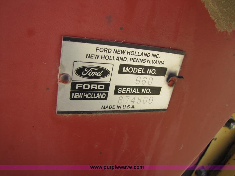 image for item 3452 1991 New Holland 660 FastNet round baler