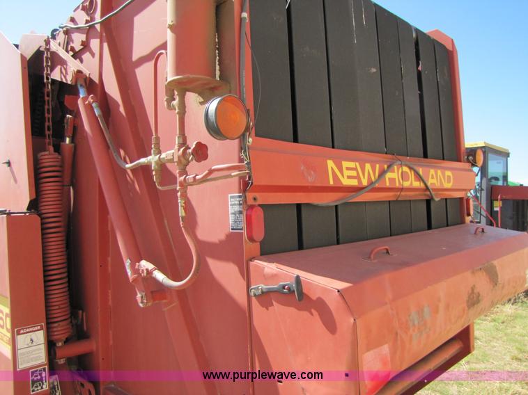 image for item 3452 1991 New Holland 660 FastNet round baler
