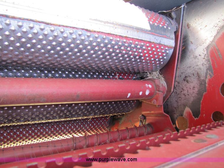 image for item 3452 1991 New Holland 660 FastNet round baler