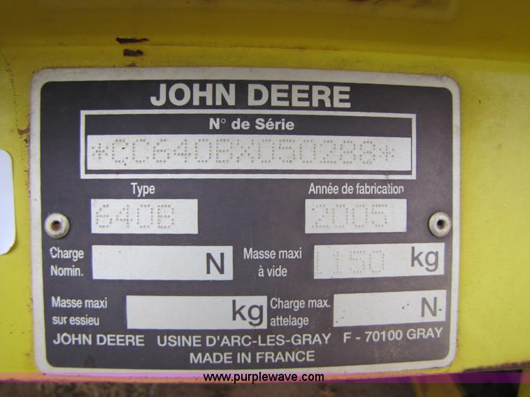 image for item 3453 2005 John Deere 640B pickup forage head