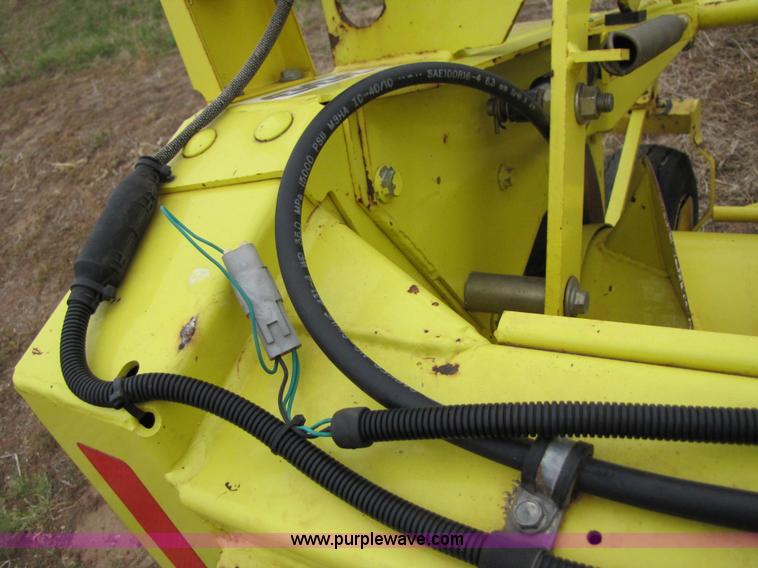 image for item 3453 2005 John Deere 640B pickup forage head