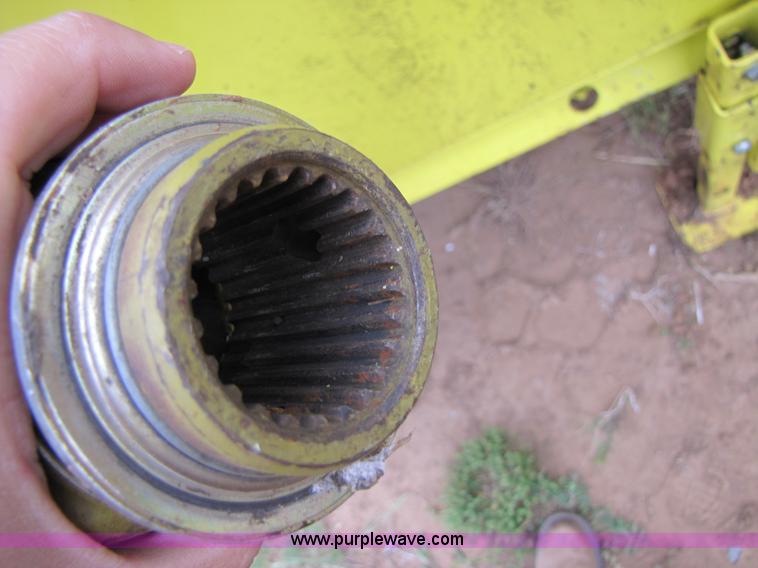 image for item 3453 2005 John Deere 640B pickup forage head