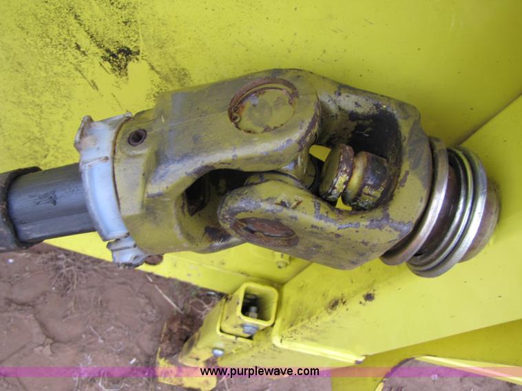 image for item 3453 2005 John Deere 640B pickup forage head