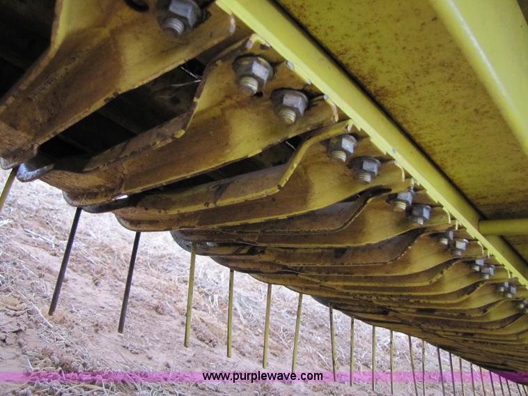 image for item 3453 2005 John Deere 640B pickup forage head