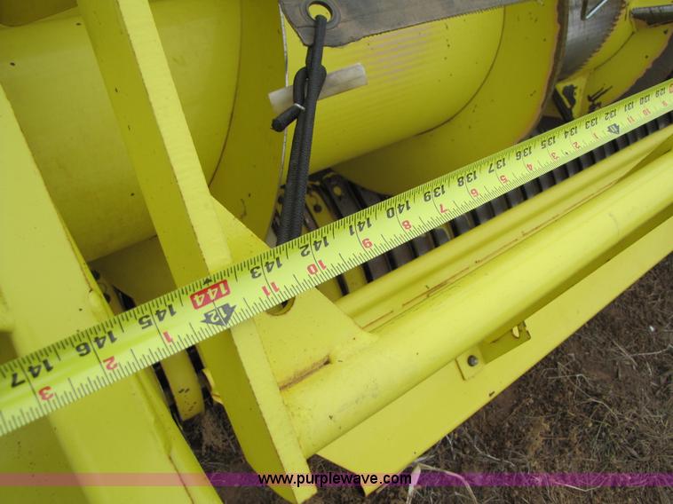 image for item 3453 2005 John Deere 640B pickup forage head