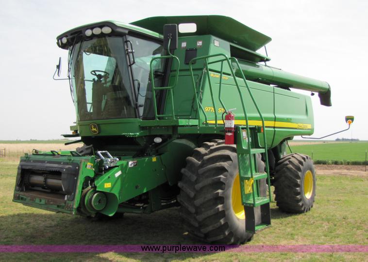 image for item 3493 2008 John Deere 9770 STS combine