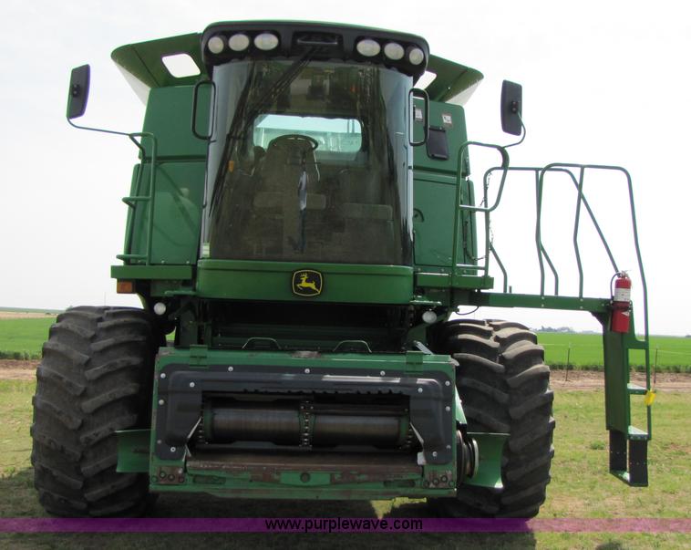 image for item 3493 2008 John Deere 9770 STS combine