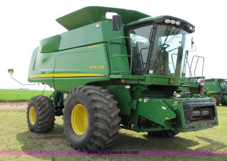 image for item 3493 2008 John Deere 9770 STS combine