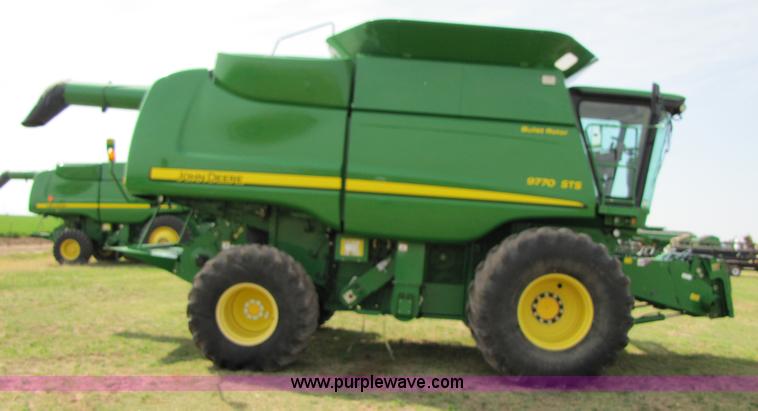 image for item 3493 2008 John Deere 9770 STS combine