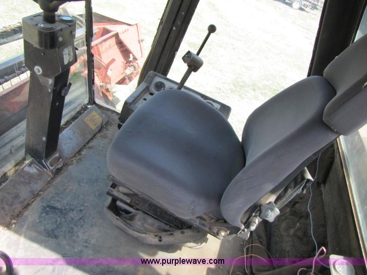 image for item 3494 1991 Hesston 8400 self propelled swather