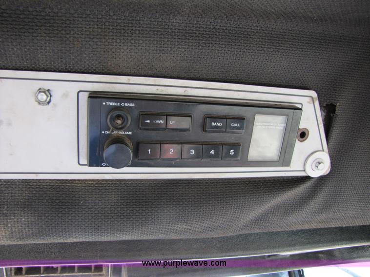 image for item 3494 1991 Hesston 8400 self propelled swather