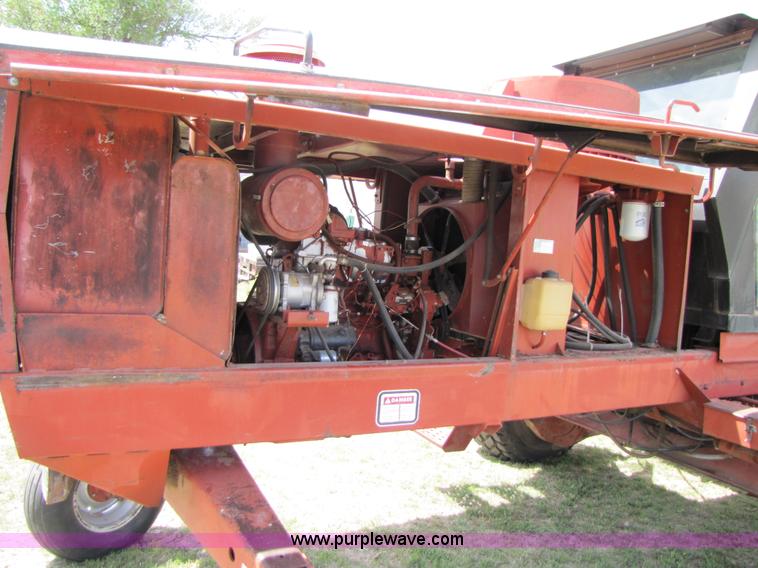 image for item 3494 1991 Hesston 8400 self propelled swather