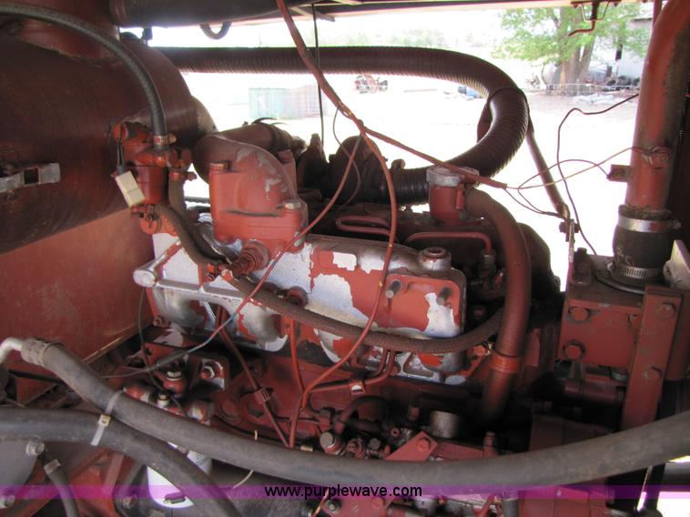 image for item 3494 1991 Hesston 8400 self propelled swather