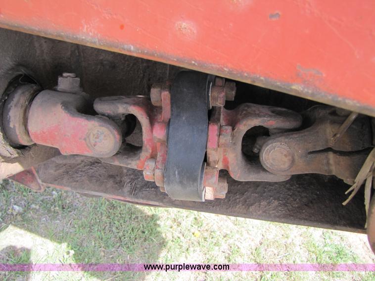 image for item 3494 1991 Hesston 8400 self propelled swather