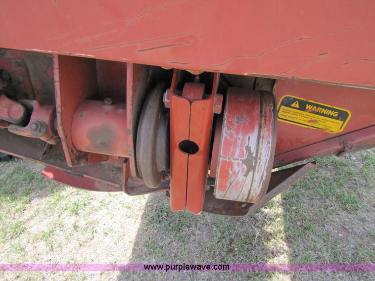 image for item 3494 1991 Hesston 8400 self propelled swather