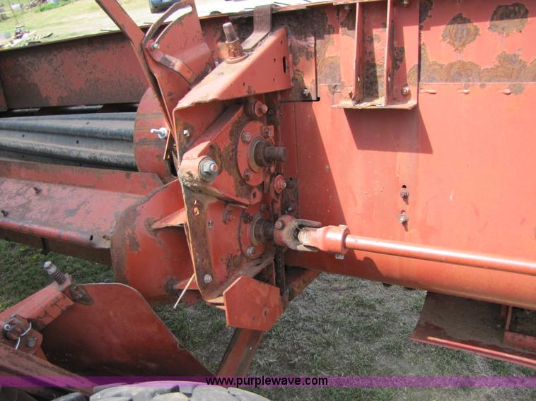 image for item 3494 1991 Hesston 8400 self propelled swather