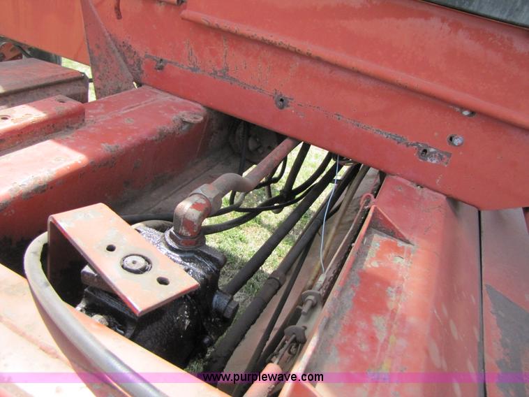 image for item 3494 1991 Hesston 8400 self propelled swather