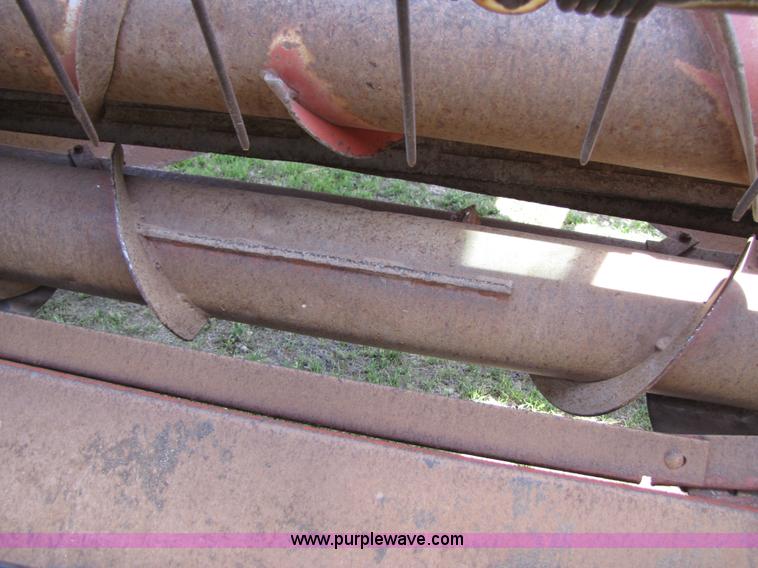 image for item 3494 1991 Hesston 8400 self propelled swather