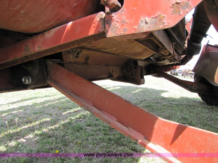 image for item 3494 1991 Hesston 8400 self propelled swather
